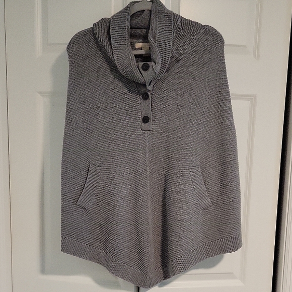Gray Women's Sweater Poncho - Picture 1 of 4